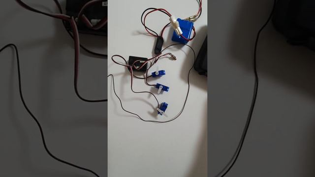 Работа системы управления самолётом на радиоуправлении смотреть онлайн