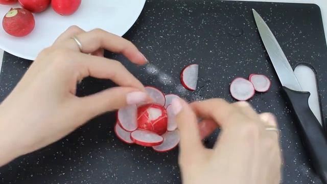 Украшение для салатов из Редиски и Огурца. Red Radish and Cucumber смотреть онлайн