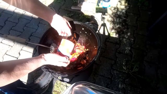 Жаркое в казане на костре. Куриные сердечки с картофелем.