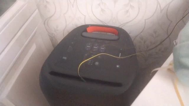 как подключить сабвуфер JBL partybox 310 вместо колонок смотреть онлайн