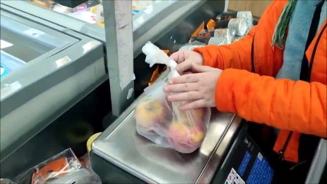 Как взвесить продукты в магазине СПАР в НьюГудаури?/How to weigh groceries in SPAR in New Gudauri?