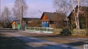 старый клен стучит в окно