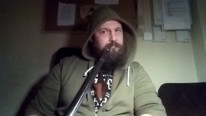 Самодельная флейта из стальной трубы.