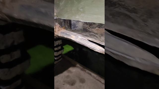 Вот что нашли в порогах УАЗА ,срезка всего ненужного,пошла жара #уаз #топ #подпишись #2023 #youtube смотреть онлайн