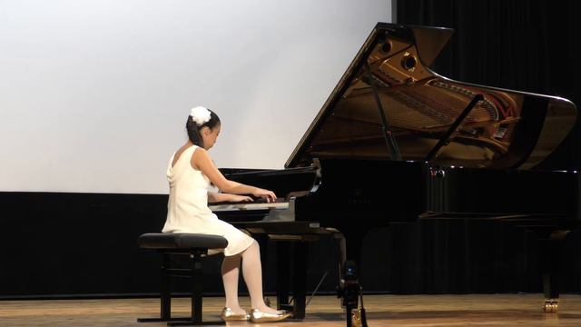Beatrice Yaury (11yo) Chopin Nocturne Op.9 No.2 смотреть онлайн
