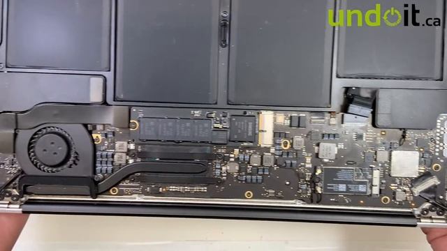 ??MacBook Air won't turn on, no sign of liquid damage, fixed! Hamad Benaicha смотреть онлайн