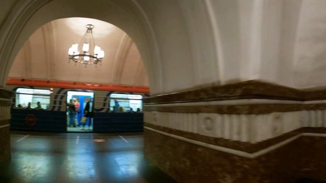 Станция метро Фрунзенская ► Московский метрополитен