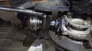 КАК ВЫТАЩИТЬ ШАРОВУЮ FORD TRANSIT Обратный молоток в помощь!