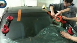 Замена лобового стекла - Mazda 3. 8.