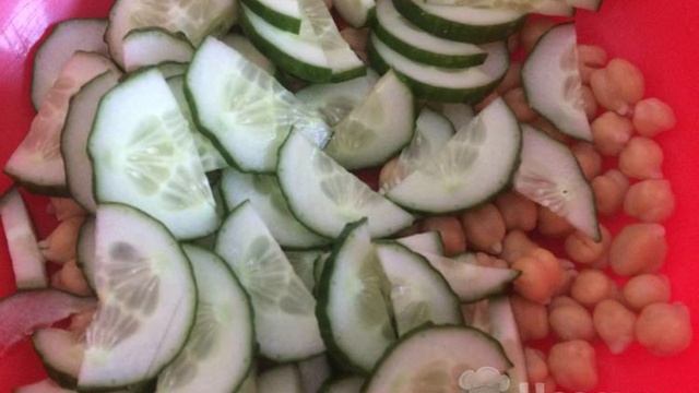 Овощной салат с нутом