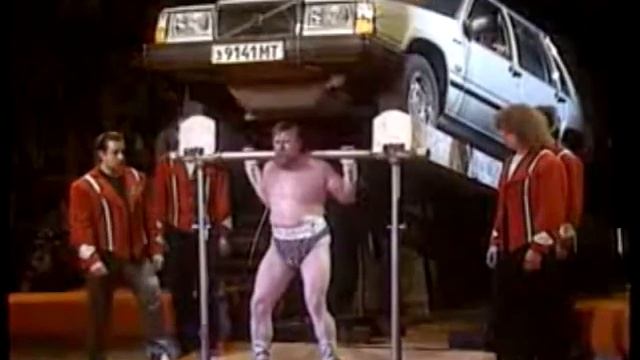 Валентин Дыкуль, приподнял автомобиль Volvo!