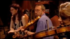 Eddi Reader with Boo Hewerdine - Footsteps Fall