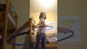 Как научится крутить обруч