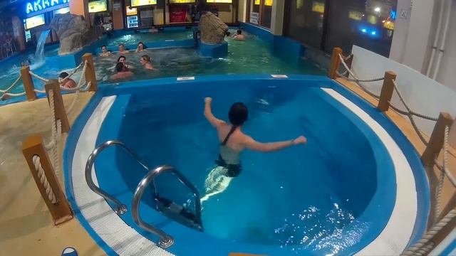 Купание в купели. Аквапарк Ривьера. Казань 2016. смотреть онлайн