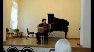 Сергей Гаврилов (гитара) играет свою пьесу "Летняя ночь"