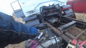 Ломает шток на рабочем цилиндре сцепления Мерседес 814-1524, снимаем КПП, вилка, коробка передач