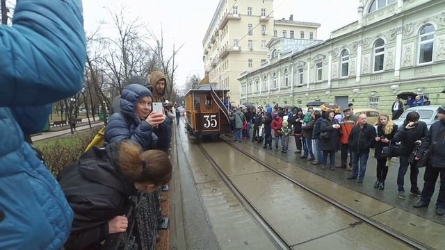 Парад трамваев. Праздник московского трамвая. Ретро автомобили.