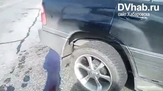Нетрезвый хабаровчанин врезался в отбойник смотреть онлайн