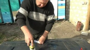 Перфорация мульчирующей плёнки , посадка клубники.