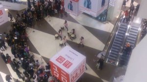 Японские девушки играют на барабанах в тц Галерея