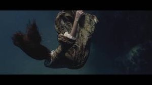 Пираты Карибского моря 1 | Джек Воробей спасает Элизабет прыгает в воду