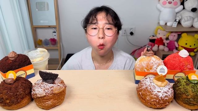 배배꼬? 쿠키슈 크림도넛 생 커스터드 크림 라떼 먹방 Dessert Mukbang