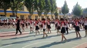 КИТАЙские танцы на перемене