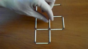 Головоломки со спичками 1/33 Передвиньте 2 спички чтобы получить 3 квадрата