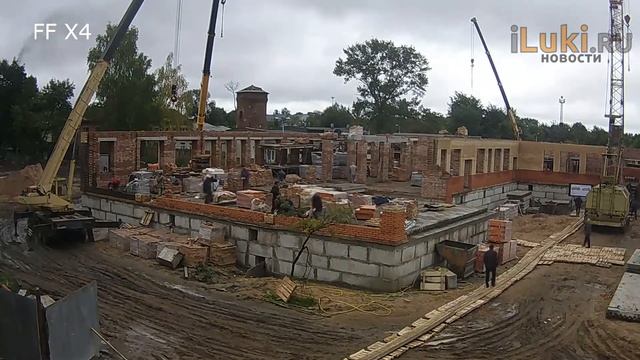Губернатор посетил строящуюся школу 6