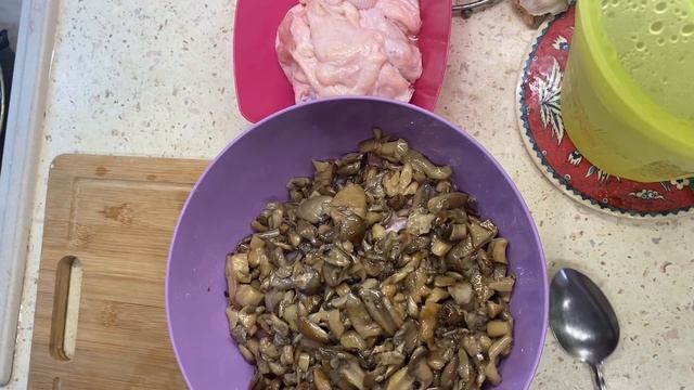 ЖДЁМ ГОСТЕЙ. ТАНЯ УЕЗЖАЕТ. Фаршированные куриные окорочка смотреть онлайн