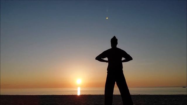 少林八段錦 Shàolín Bāduànjǐn- Sunrise Practice смотреть онлайн