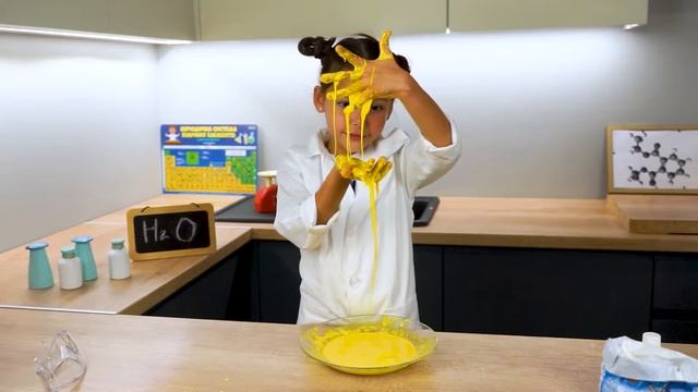 КАК СДЕЛАТЬ НЬЮТОНОВСКУЮ ЖИДКОСТЬ / ХИМИЧИМ С МИЛЕНОЙ смотреть онлайн