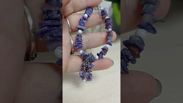 Восхитительный весенний комплект - серьги +браслет из натурального камня Чароит и Агат смотреть онлайн