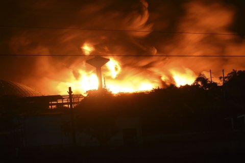 Пожар на нефтехранилище в кубинской провинции Матансас