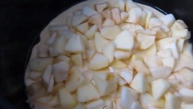 ШАРЛОТКА В МУЛЬТИВАРКЕ, ЛУЧШИЙ РЕЦЕПТ ЯБЛОЧНОГО ПИРОГА! смотреть онлайн