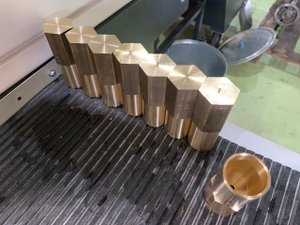 Пуск готовой программы ЧПУ, первая сторона детали.