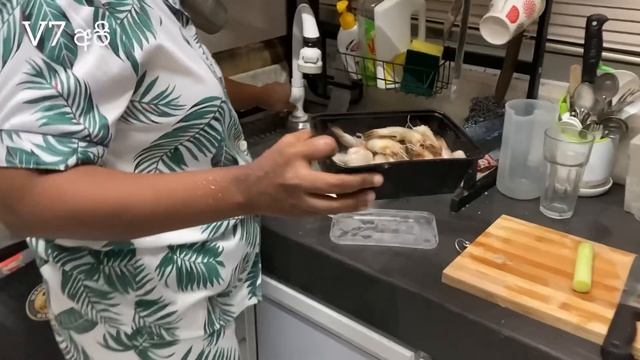 ඉස්කෝලේ දා පාන්දර පොඩ්ඩෝ 5 එක්ක යුද්දේ| School morning Routine with 5 kids | Lunchbox ideas |#v7අපි смотреть онлайн