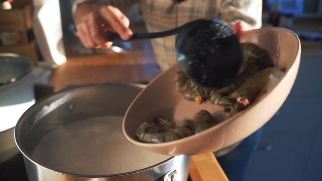 How To Cook Tom Kha Goong | Thai Coconut Soup with Prawns & CHANTERELLES | Family Recipe #30 смотреть онлайн