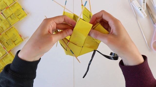 Zigzag weaving for beginners ♻ Upcycled plastic packaging