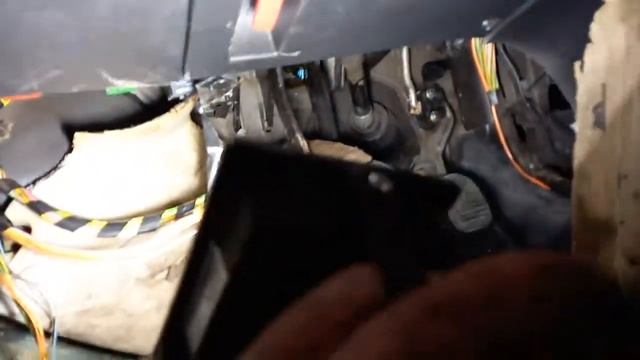 Как заменить порог на Citroen Xantia 2 (часть 1) 07.08.21 Разборка салона. смотреть онлайн