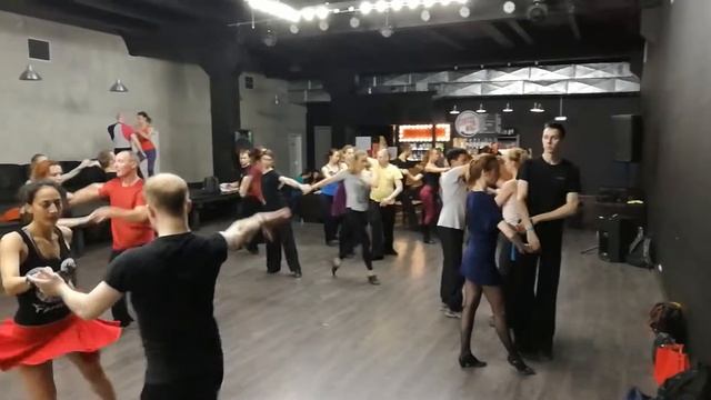 Как проходит занятие в райзингах. И целого холла мало :)