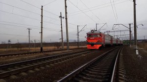 Электропоезд ЭР9ПК-328 сообщением Владивосток — Надеждинская.