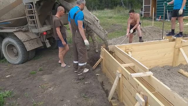 Заливаем фундамент для дома из СИП панелей. Показываю как монтируют продухи,  весь процесс монтажа.