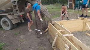 Заливаем фундамент для дома из СИП панелей. Показываю как монтируют продухи, весь процесс монтажа.