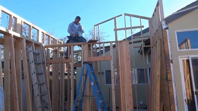 США 2386: Больше стен становится на нашем объекте. Заканчивается третья неделя строительства. смотреть онлайн