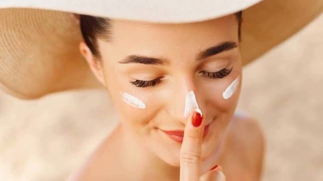 ওয়েলি স্কিনের সানস্ক্রিন॥ Skin Aqua Gel vs Gold смотреть онлайн