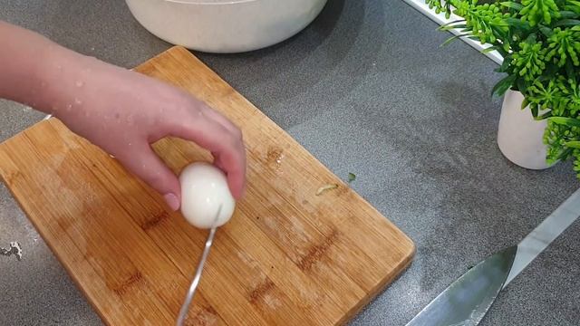 САМЫЙ ПРОСТОЙ "ходовой" САЛАТ, готовлю круглый год. Вкусный, полезный и лёгкий салат смотреть онлайн