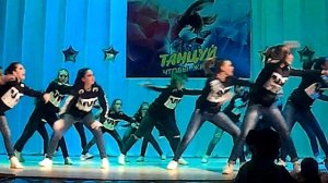 Хип хоп танцы. Девушки круто танцуют