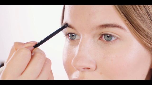ГРАФИЧНЫЕ БРОВИ за 2 минуты с помадкой для бровей BESPECIAL смотреть онлайн