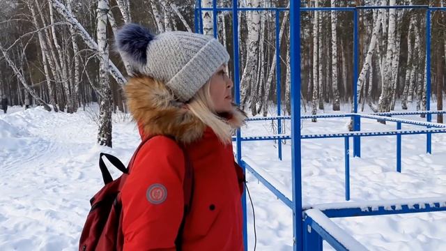 ЗАМОК ФЕОДАЛА, КЛАДБИЩЕ ЖИВОТНЫХ И КОТТЕДЖИ В ЛЕСУ/УДИВИТЕЛЬНОЕ РЯДОМ